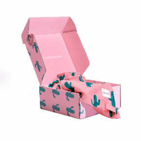 Custom printed shipping box for clothes